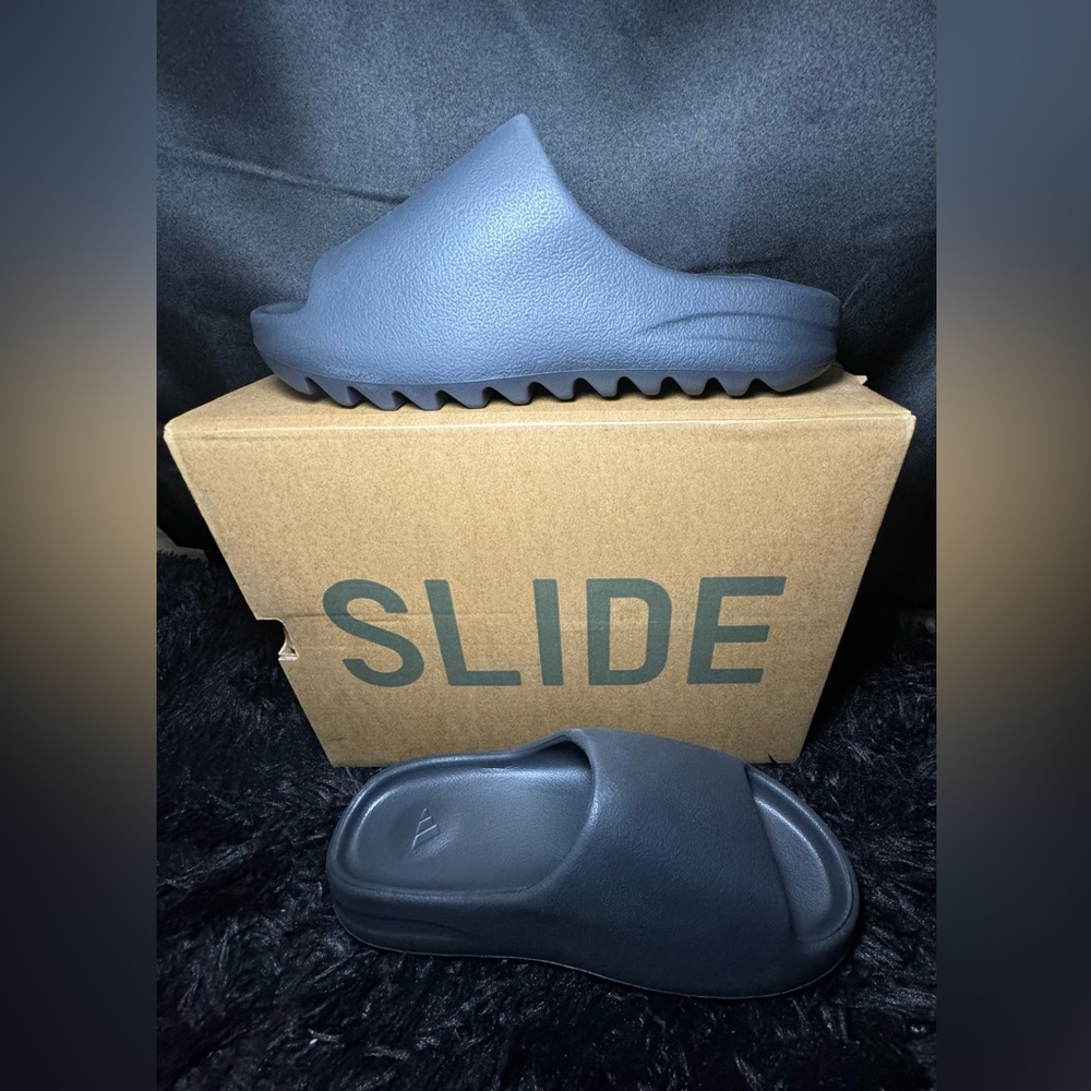 Black Yeezy Slides